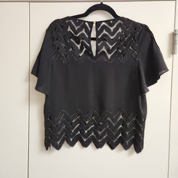 Size S/P Bebe Black Metallic Chevron Blouse - Picture 1 of 8